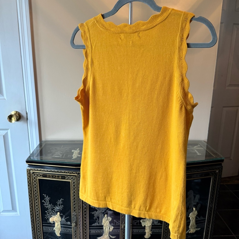Banana Republic Women's Yellow Scallop Trim Top - Picture 2 of 3